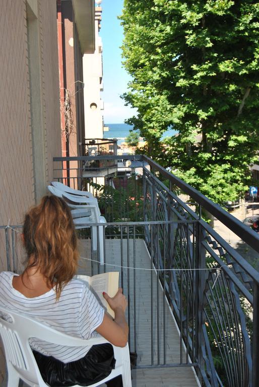 Le Aromatiche B&B Viserbella di Rimini Luaran gambar