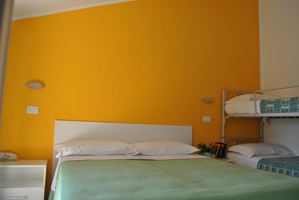 Le Aromatiche B&B Viserbella di Rimini Luaran gambar